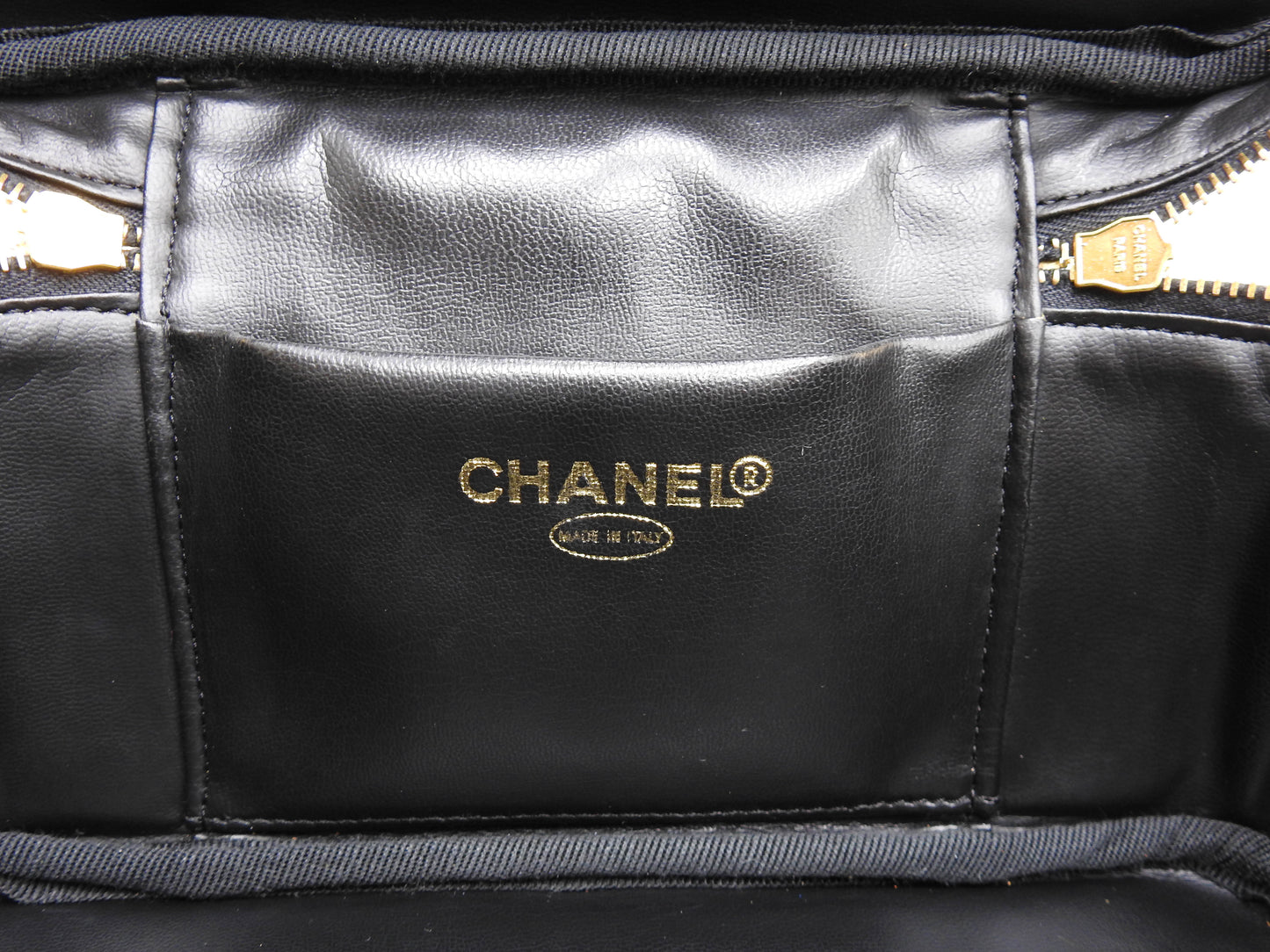 CHANEL CC Vanity Bag Cosmetic Pouch Caviarskin Leather Black Gold A08090