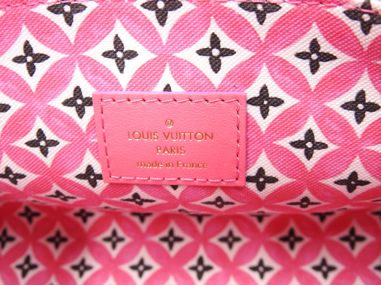 LOUIS VUITTON Monogram Giant By The Pool OnTheGO PM Hand Bag Pink M22976