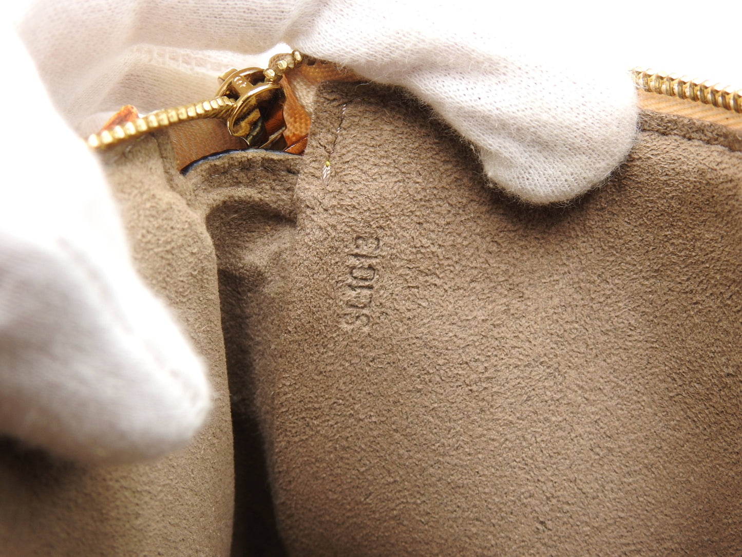 LOUIS VUITTON Pochette Accessories Pouch Monogram Multicolor Black M92648
