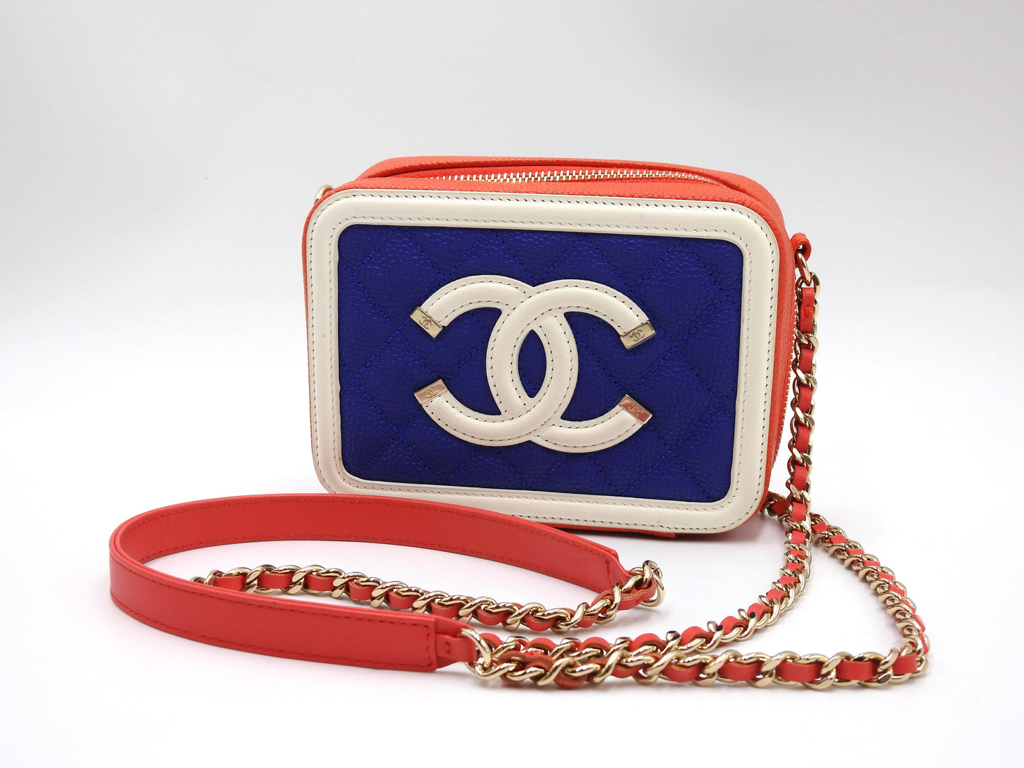 CHANEL CC Filigree Matelasse Chain Shoulder Vanity Bag Caviarskin Blue Red