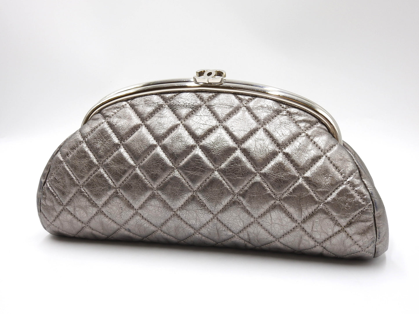 CHANEL CC Matelasse Kiss Lock Timeless Clutch Hand Bag Lambskin Silver