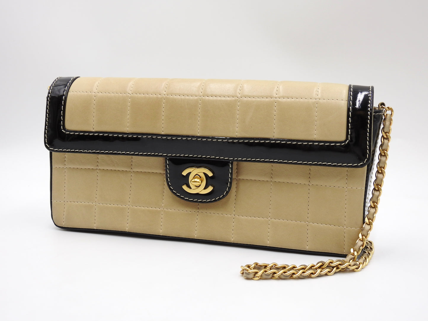 CHANEL Chocolate Bar Chain Shoulder Bag Lambskin Enamel Beige Black A15316