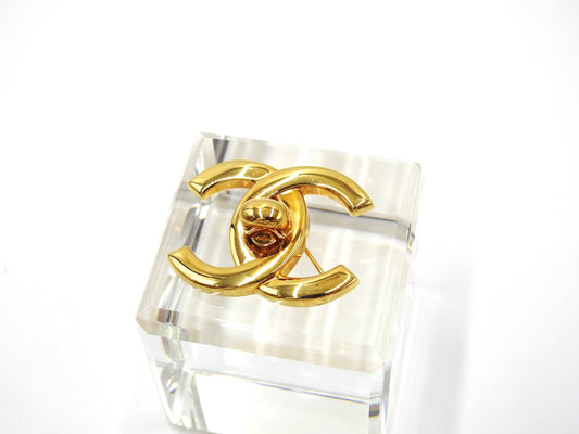Chanel CC Turnlock Motif Brooch GP Gold Plated 96P