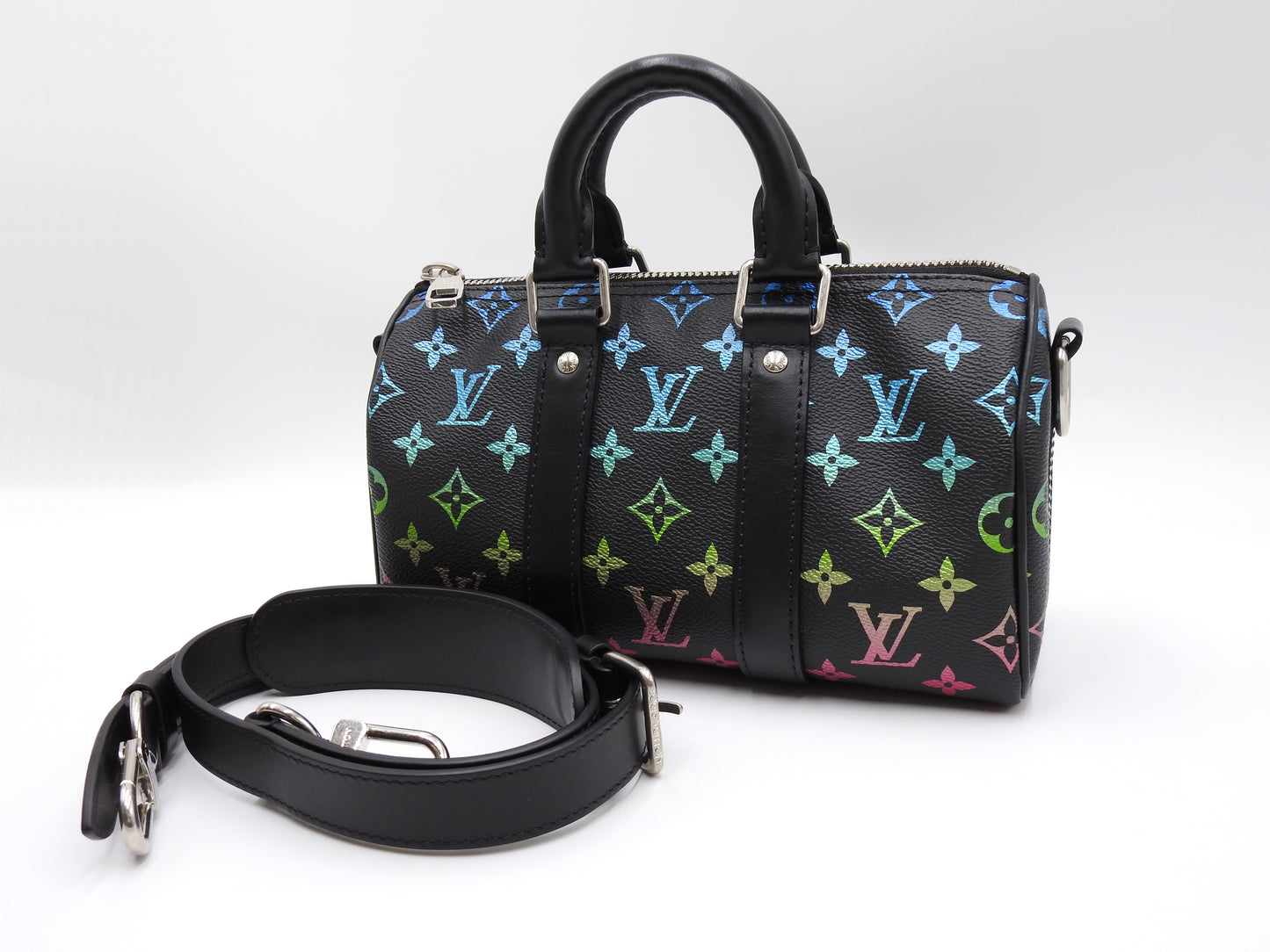 LOUIS VUITTON Monogram Iridescent Keepall Bandouliere 25 Hand Bag M13935