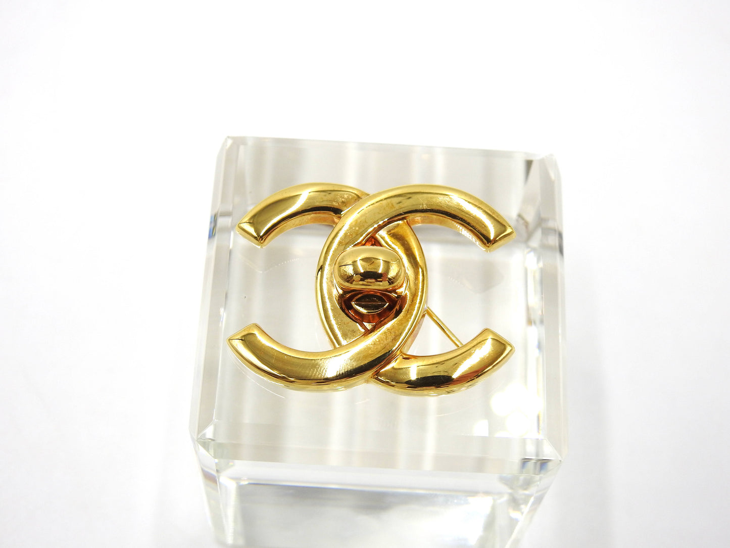Chanel CC Turnlock Motif Brooch GP Gold Plated 96P