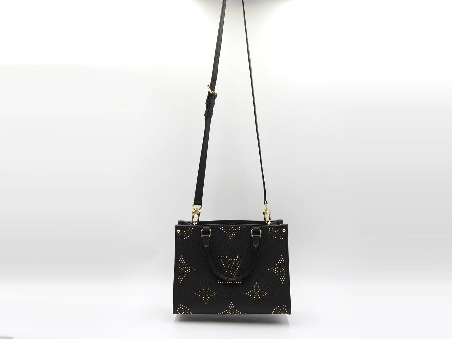 LOUIS VUITTON Monogram Empreinte Studded Giant OnTheGO PM Hand Bag M46733