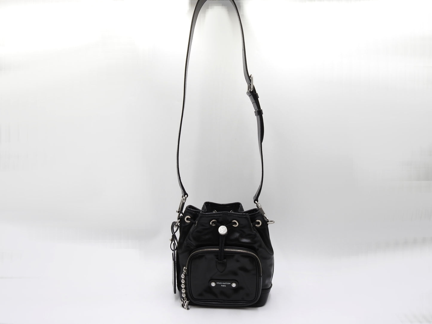 LOUIS VUITTON Noe Cargo Shoulder Bucket Hand Bag Calf Leather Black M13985