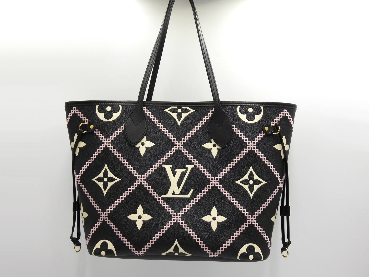 LOUIS VUITTON Monogram Empreinte Giant Neverfull MM Shoulder Bag M46040