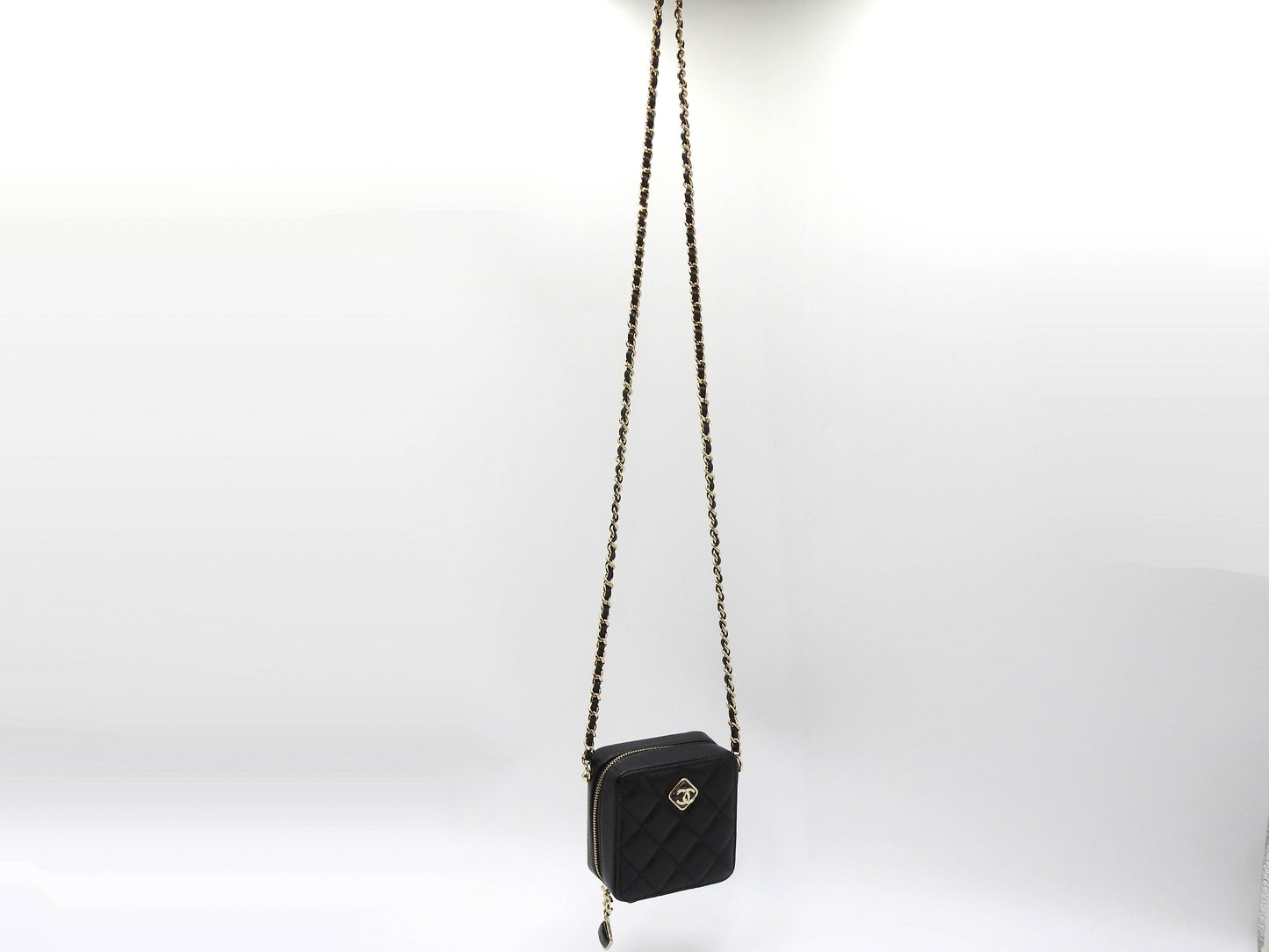 CHANEL CC Matelasse Chain Clutch Shoulder Bag Caviarskin Black Gold AP2852