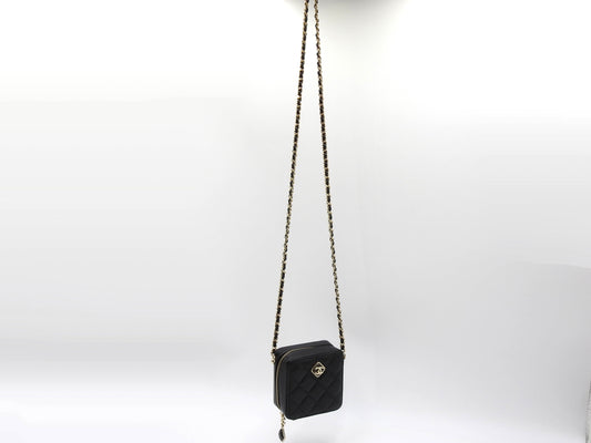 CHANEL CC Matelasse Chain Clutch Shoulder Bag Caviarskin Black Gold AP2852