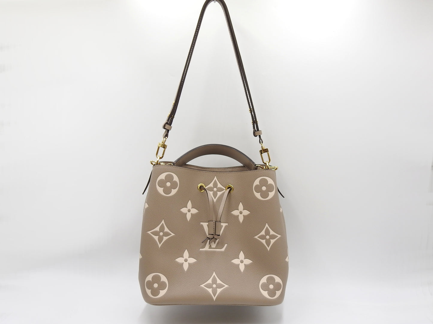 LOUIS VUITTON Monogram Empreinte NeoNoe MM Shoulder Hand Bag Dove Cream