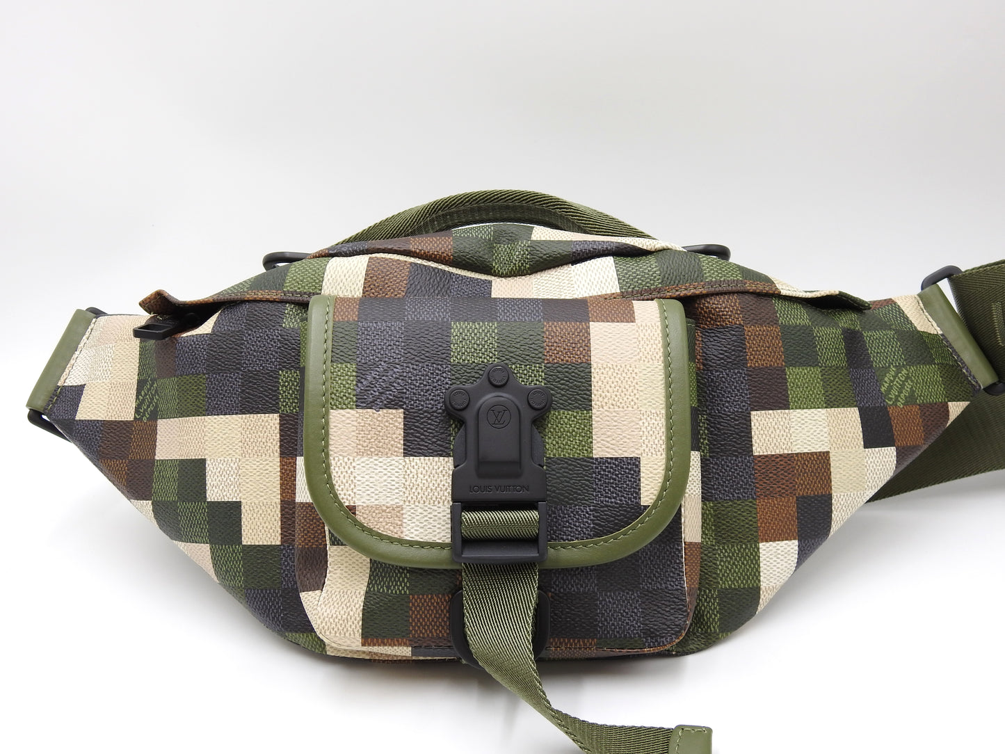 LOUIS VUITTON Damoflage Motion Bumbag Waist Belt Bag Green M24446
