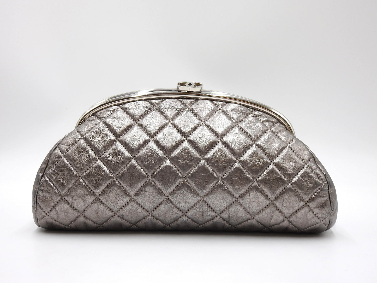 CHANEL CC Matelasse Kiss Lock Timeless Clutch Hand Bag Lambskin Silver
