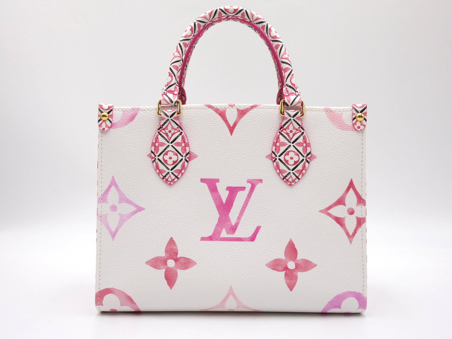LOUIS VUITTON Monogram Giant By The Pool OnTheGO PM Hand Bag Pink M22976