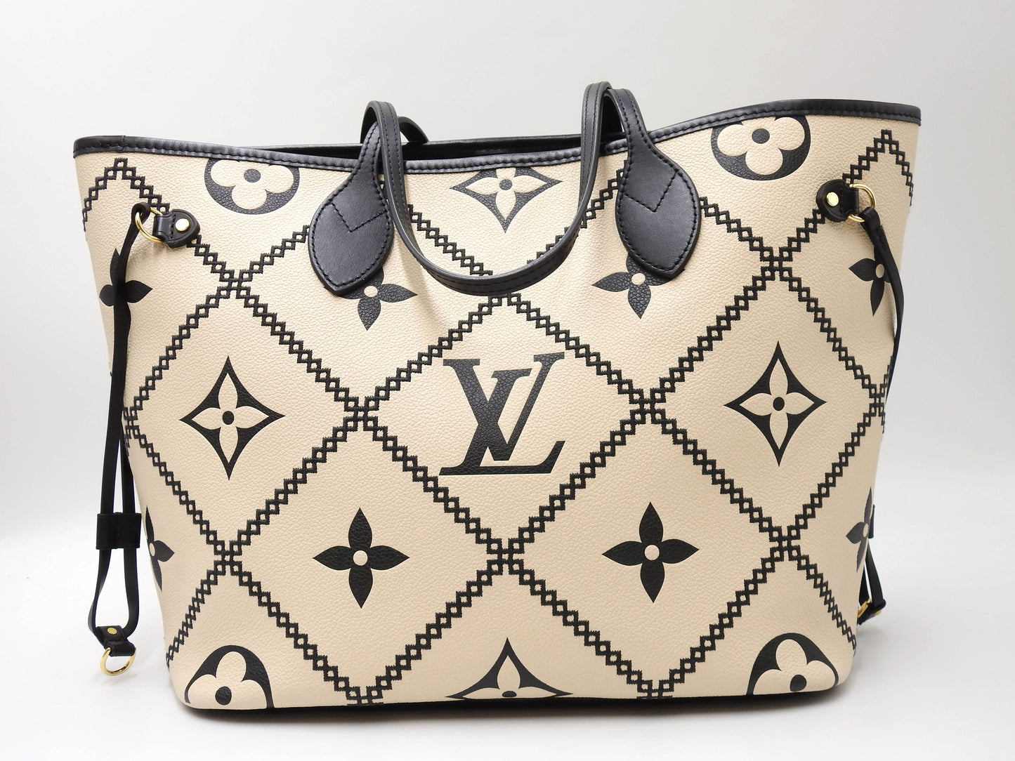 LOUIS VUITTON Monogram Empreinte Broderies Neverfull MM Tote Bag M46039