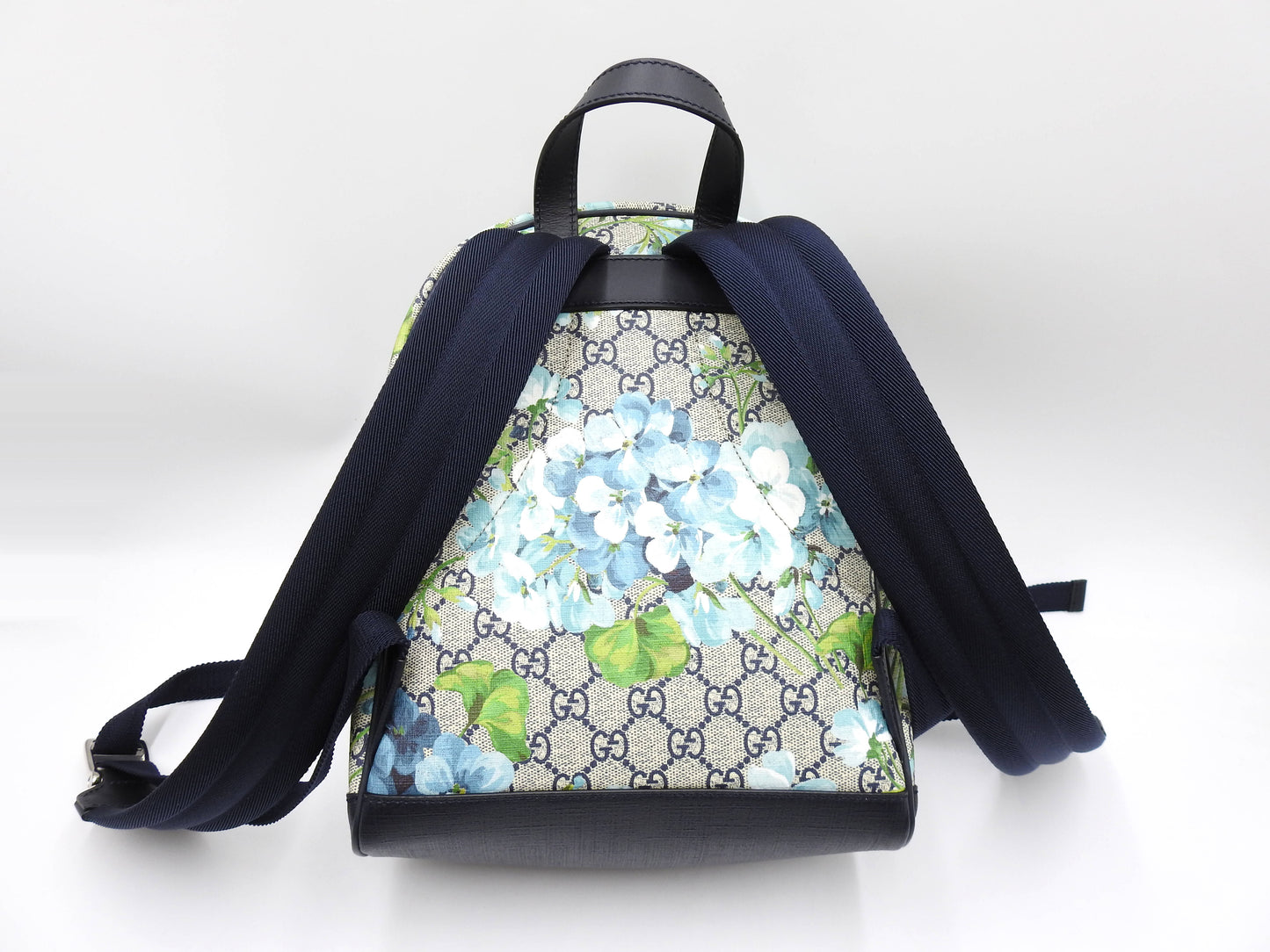 Gucci GG Blooms Supreme Backpack Bag PVC Leather Blue Beige 546327 Outlet
