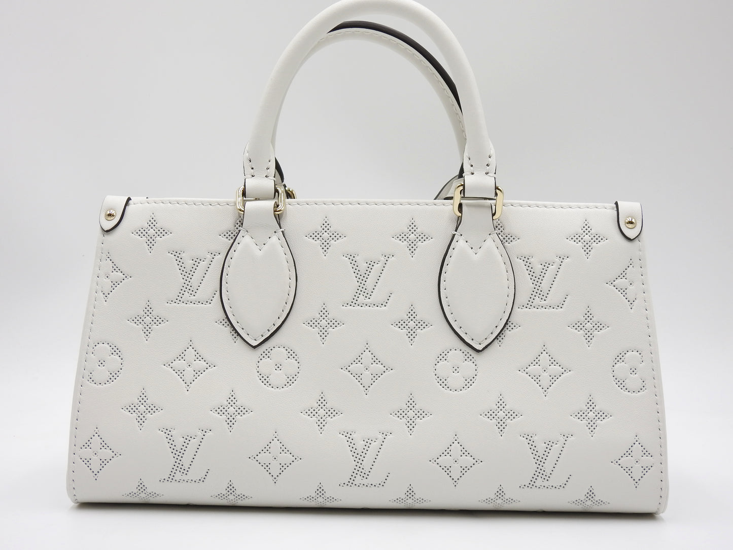LOUIS VUITTON Monogram OnTheGo East West Shoulder Hand Bag White M11274