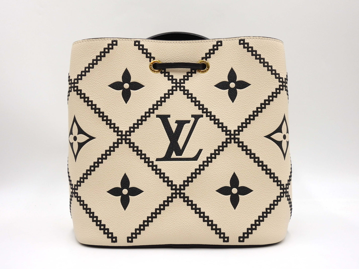 LOUIS VUITTON Embroidered Monogram Empreinte NeoNoe MM Hand Bag M46023