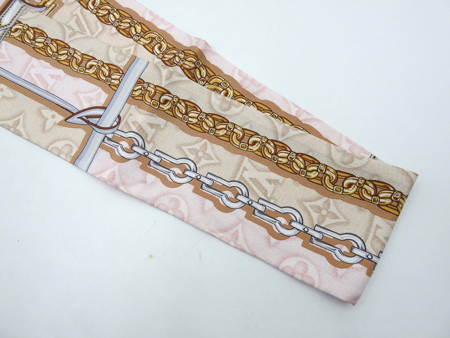 Louis Vuitton Bandeau Denigram Confidential 100% Silk Scarf Pink M78152