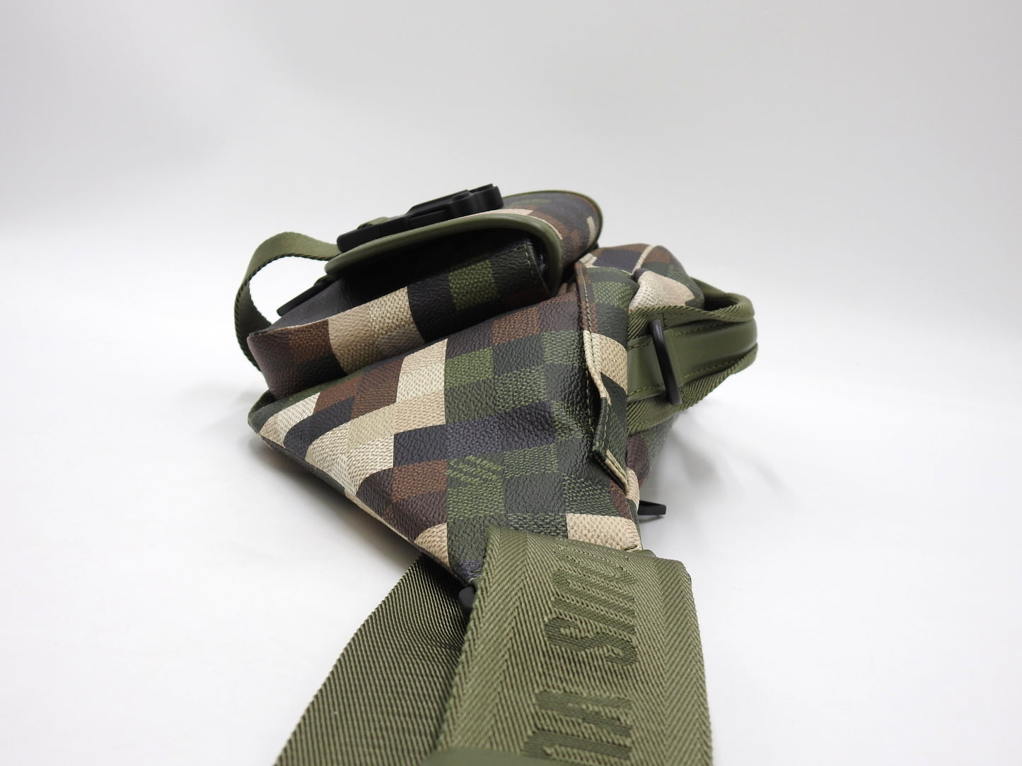 LOUIS VUITTON Damoflage Motion Bumbag Waist Belt Bag Green M24446