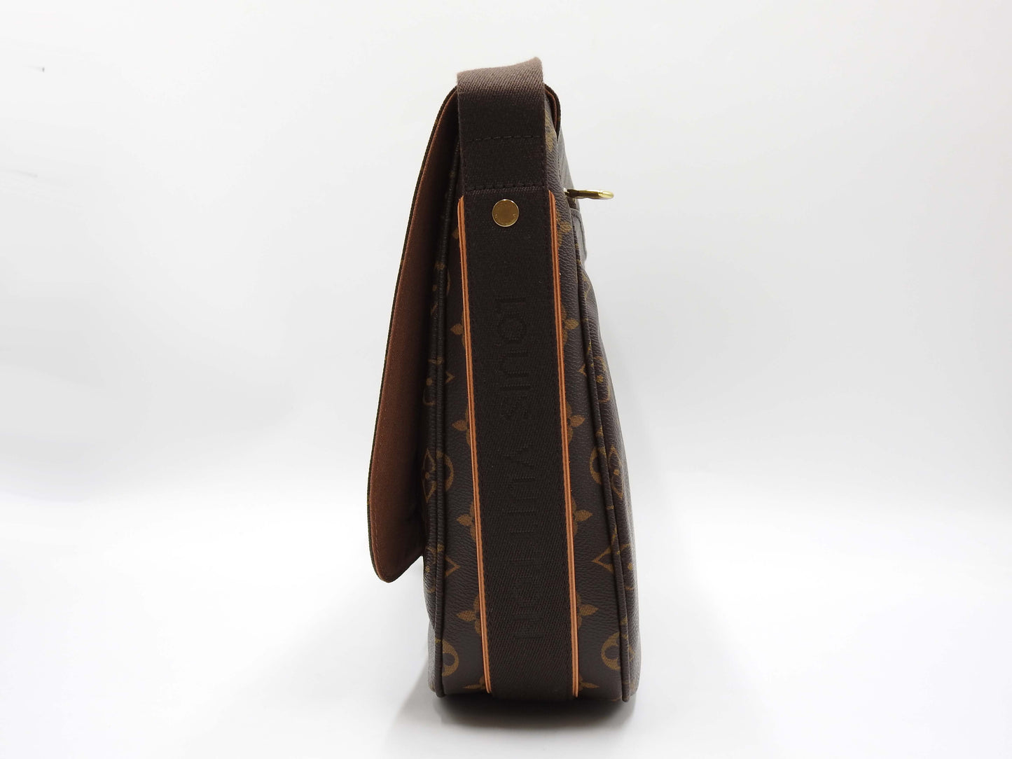 LOUIS VUITTON Monogram Messenger Beaubourg MM Shoulder Bag M97038