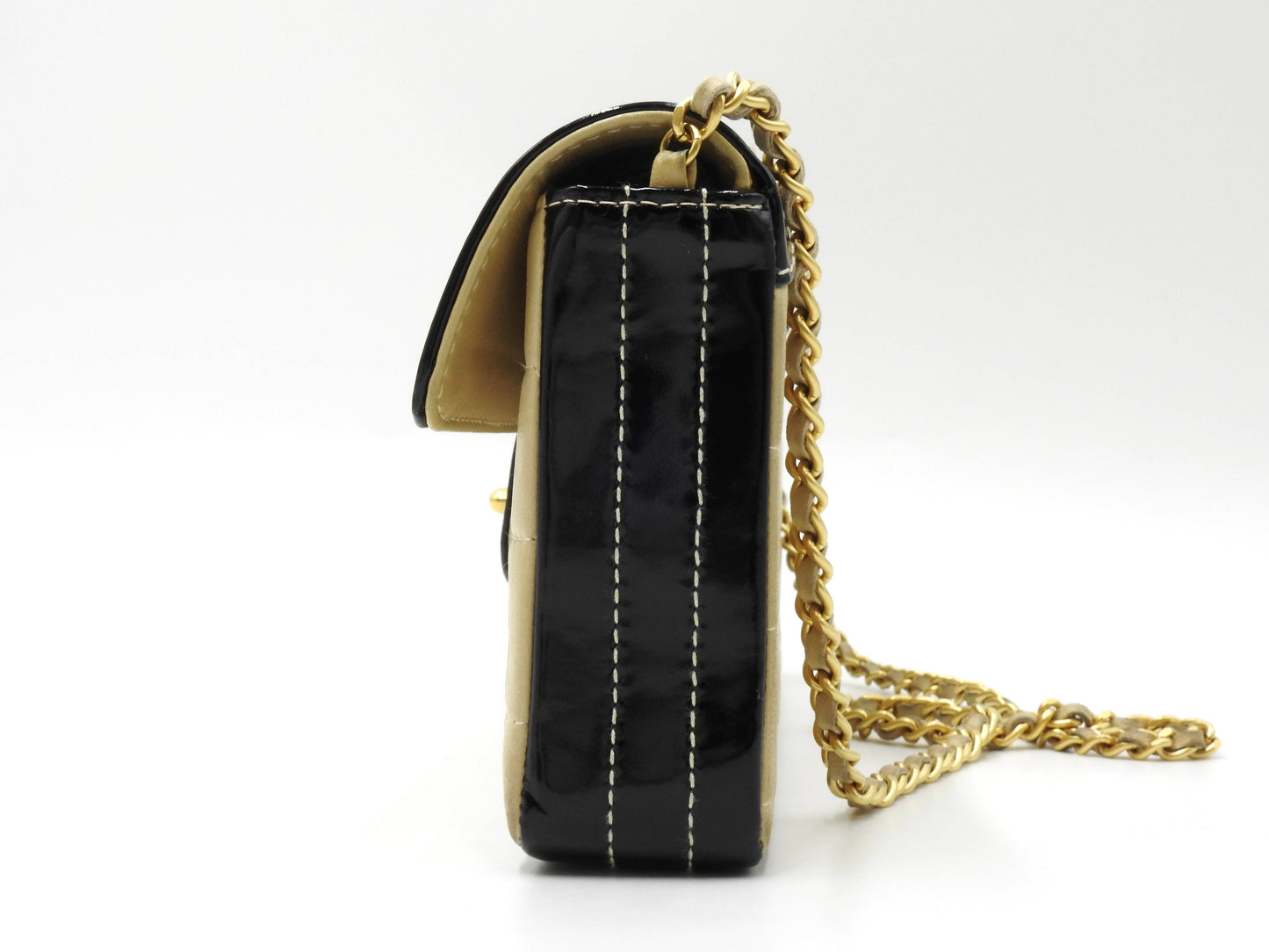 CHANEL Chocolate Bar Chain Shoulder Bag Lambskin Patent Beige Black A15316