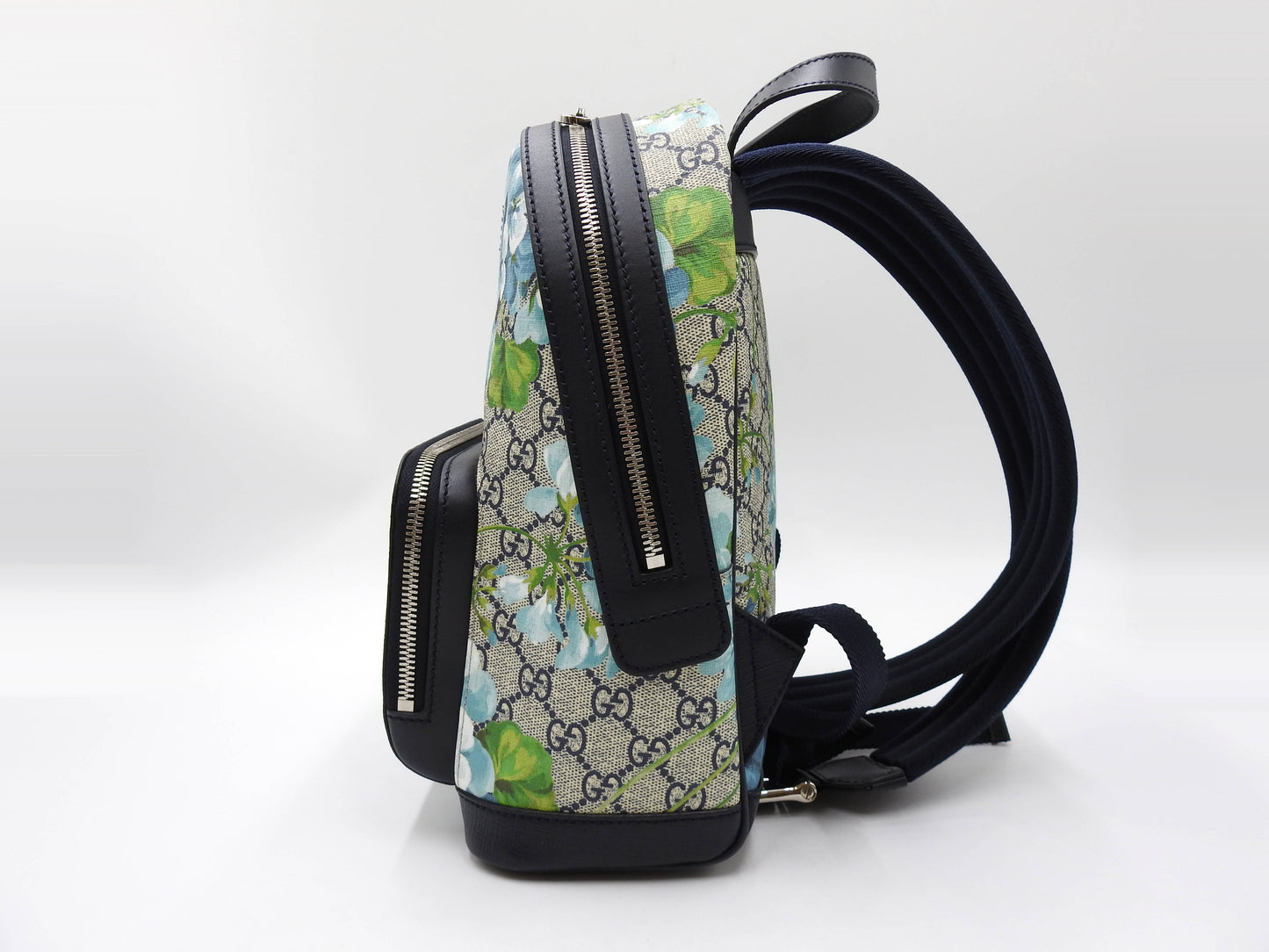 Gucci GG Blooms Supreme Backpack Bag PVC Leather Blue Beige 546327 Outlet