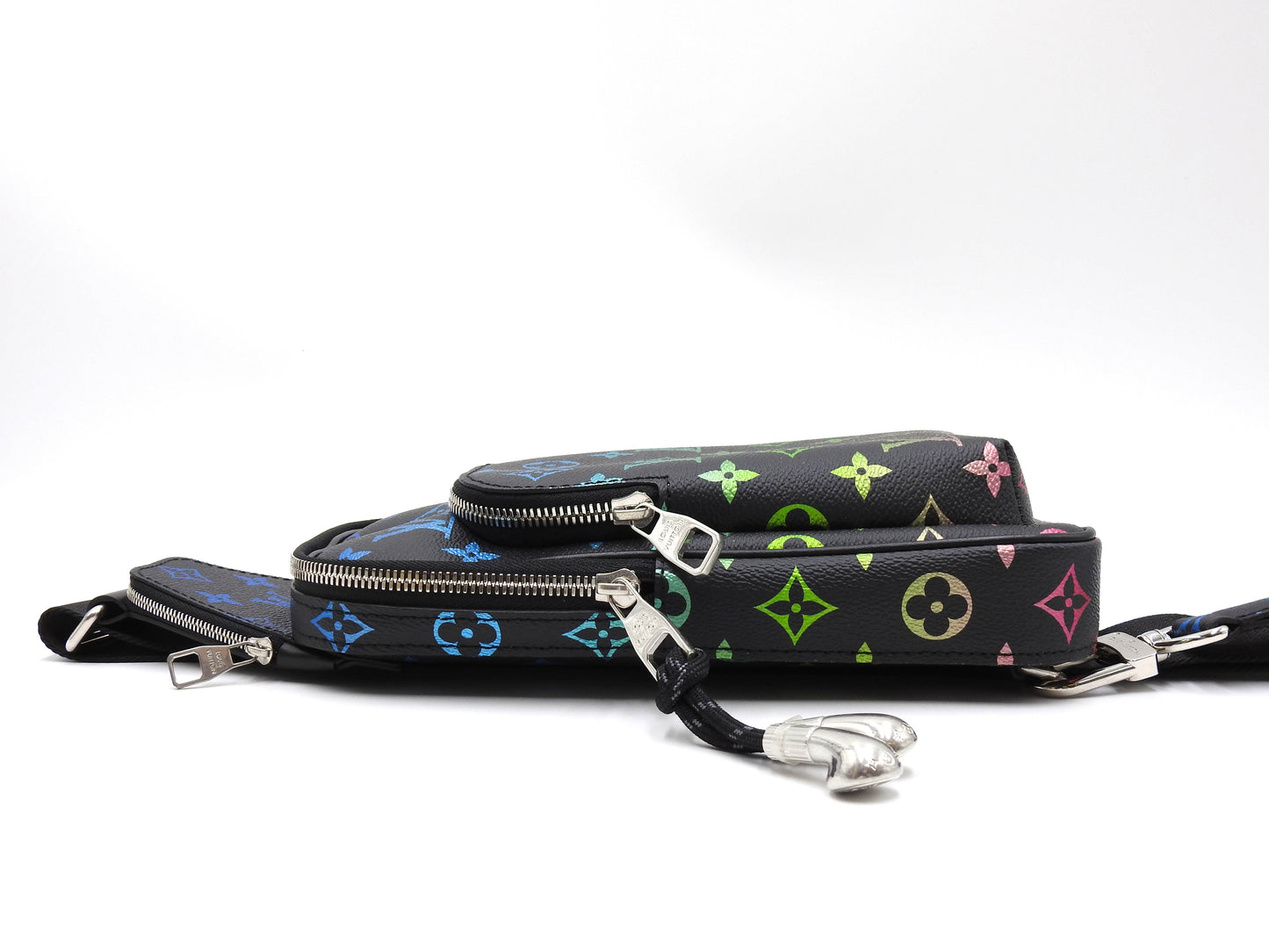 LOUIS VUITTON Monogram Iridescent Gradient Avenue Sling Shouler Bag M13936