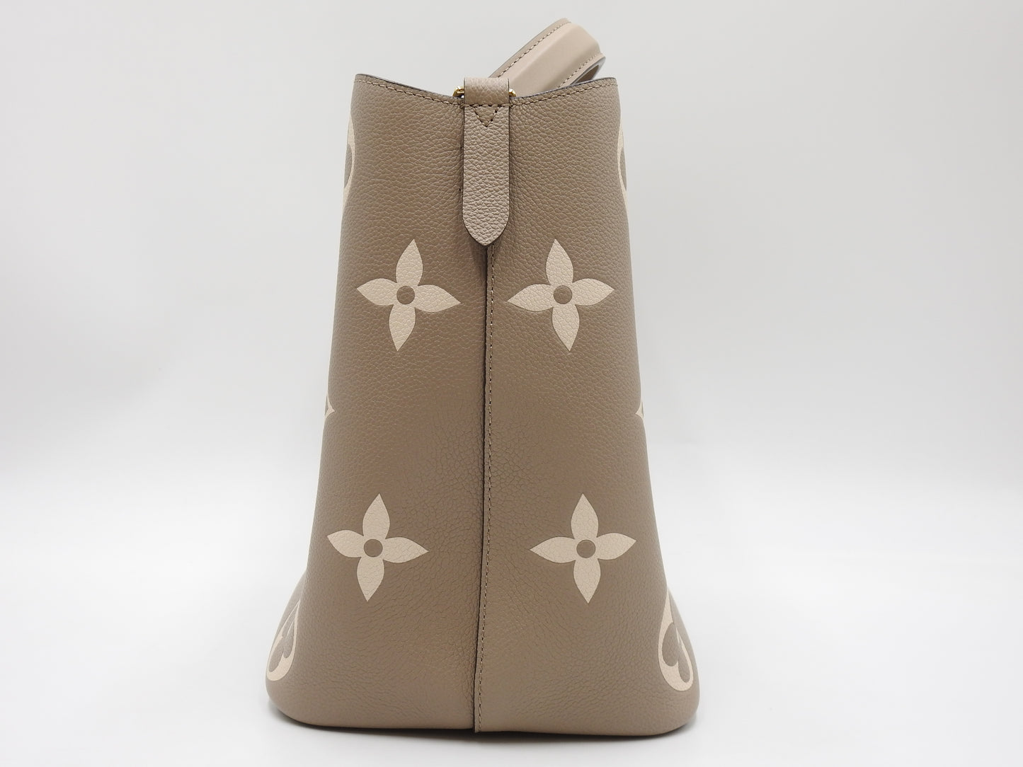 LOUIS VUITTON Monogram Empreinte NeoNoe MM Shoulder Hand Bag Dove Cream