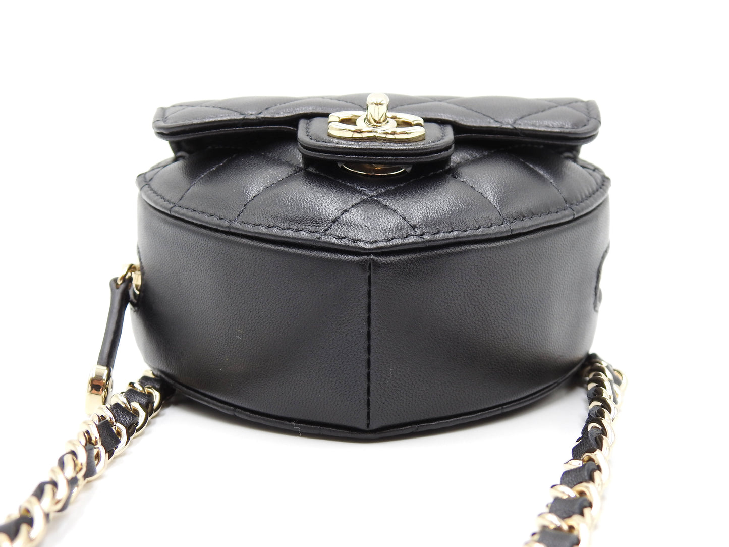 CHANEL CC in Love Heart Chain Waist Belt Bag Lambskin Black AP2787