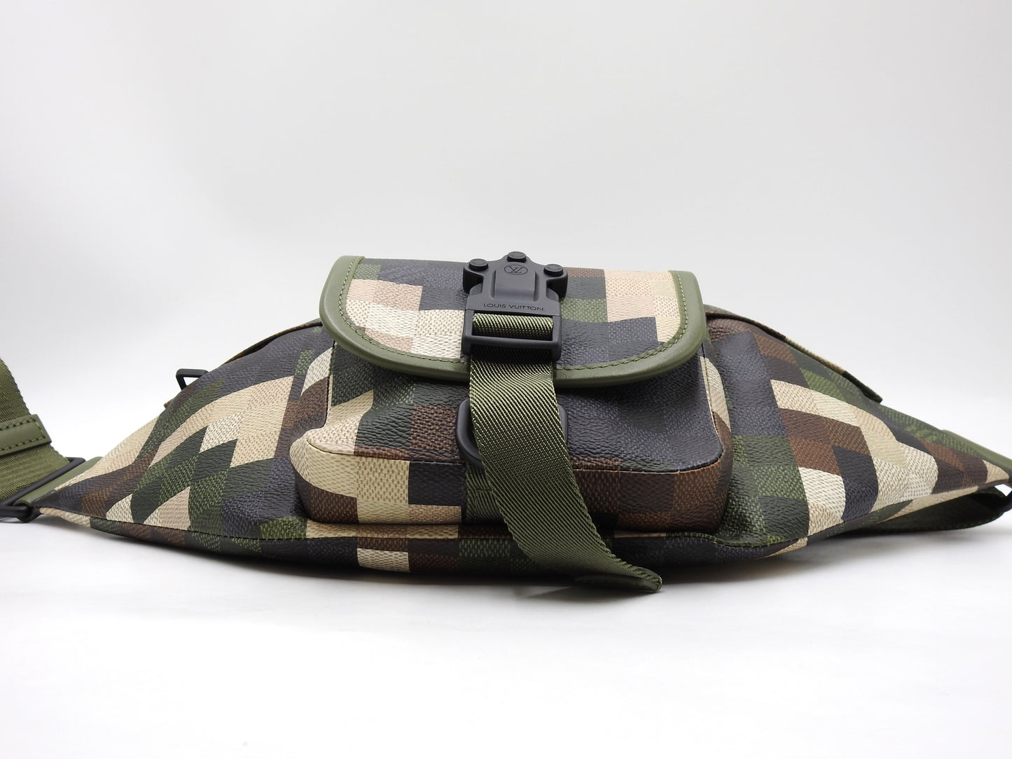 LOUIS VUITTON Damoflage Motion Bumbag Waist Belt Bag Green M24446