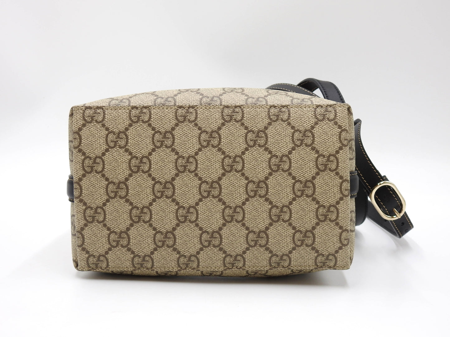GUCCI GG Emblem Supreme Small Bucket Shoulder Bag Beige Black 815118