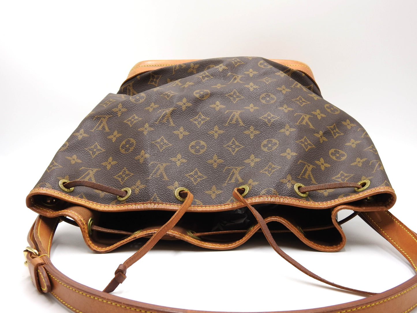 LOUIS VUITTON Noe Monogram Shoulder Bag Hand Bag M42224