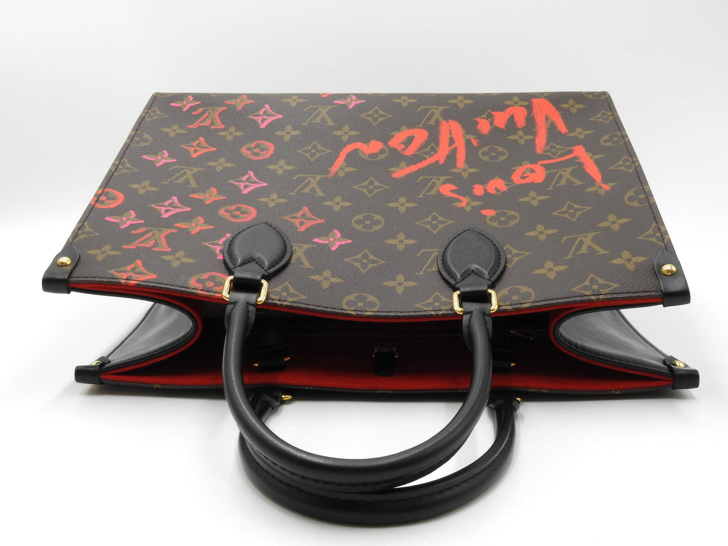 LOUIS VUITTON Fall In Love Monogram OnTheGO MM Shoulder Tote Bag M45888