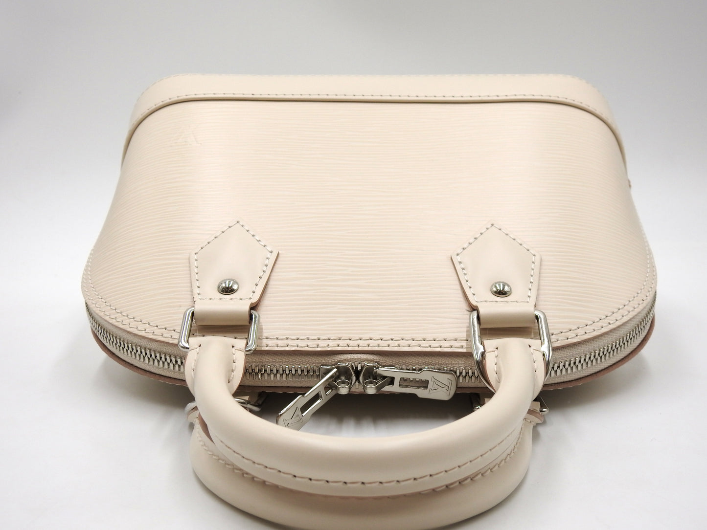 LOUIS VUITTON Epi Alma BB Hand Shoulder Bag Epi Leather M58706 Quartz Ivory
