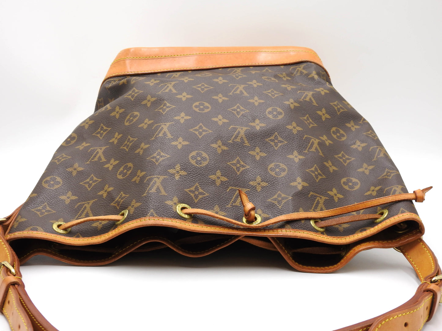 LOUIS VUITTON Noe Monogram Shoulder Bag Hand Bag M42224