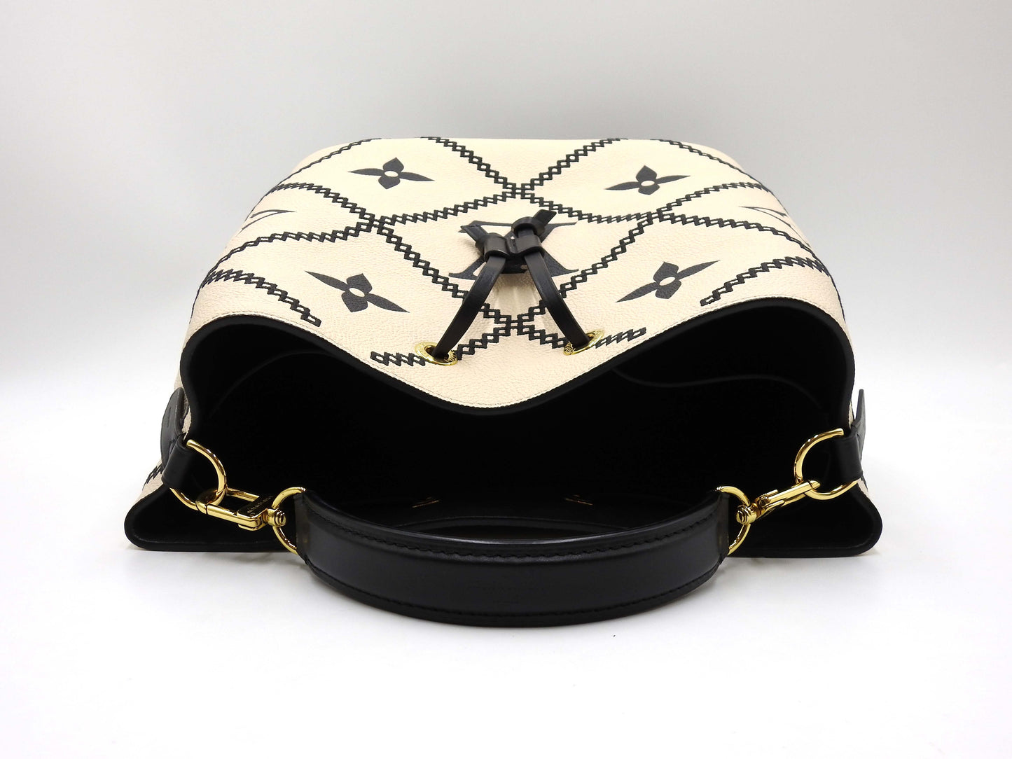 LOUIS VUITTON Embroidered Monogram Empreinte NeoNoe MM Hand Bag M46023