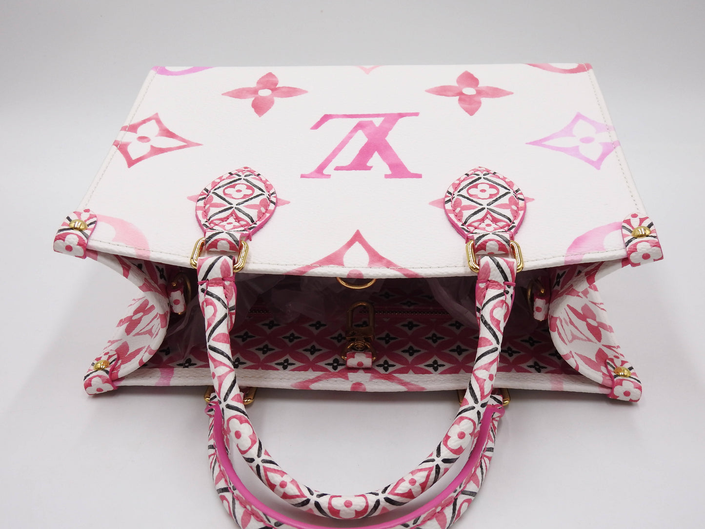 LOUIS VUITTON Monogram Giant By The Pool OnTheGO PM Hand Bag Pink M22976