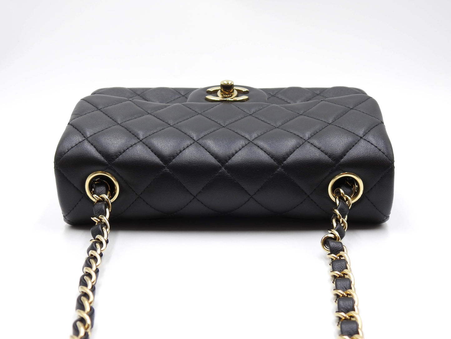 CHANEL CC Mini Matelasse 20 Flap Chain Shoulder Bag Lambskin Black A69900