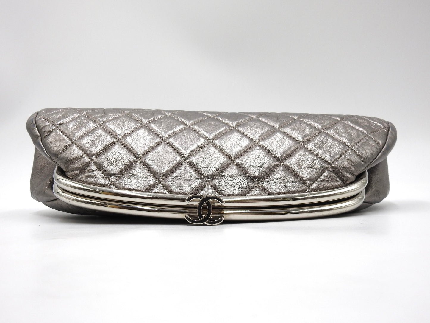 CHANEL CC Matelasse Kiss Lock Timeless Clutch Hand Bag Lambskin Silver