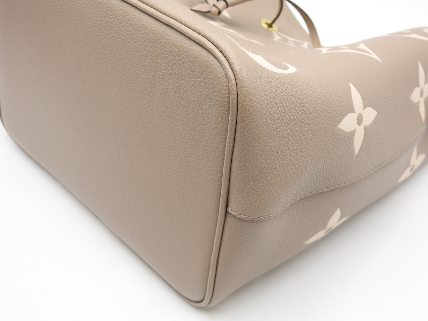 LOUIS VUITTON Monogram Empreinte NeoNoe MM Shoulder Hand Bag Dove Cream