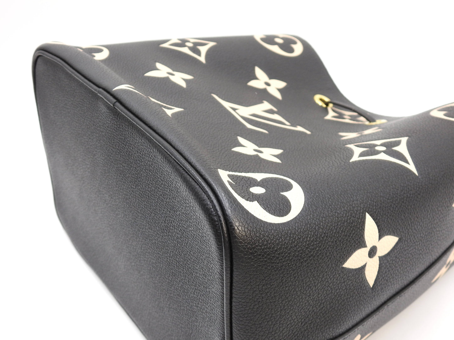 LOUIS VUITTON Monogram Empreinte Giant NeoNoe MM Hand Bag Black M45497