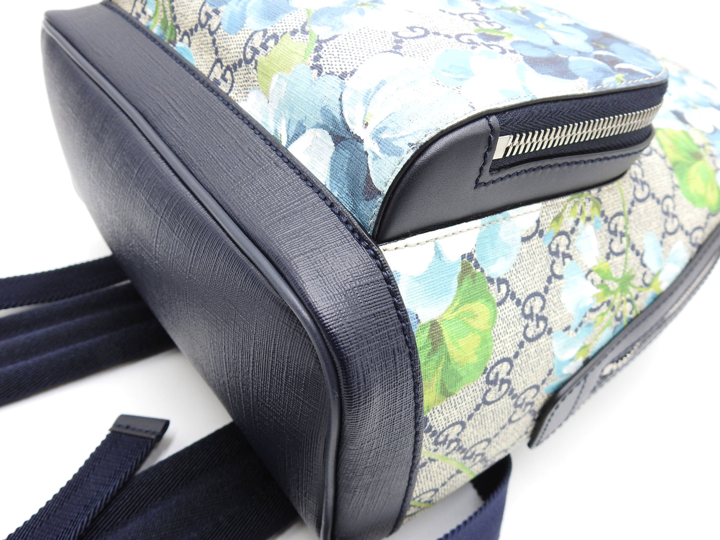 Gucci GG Blooms Supreme Backpack Bag PVC Leather Blue Beige 546327 Outlet