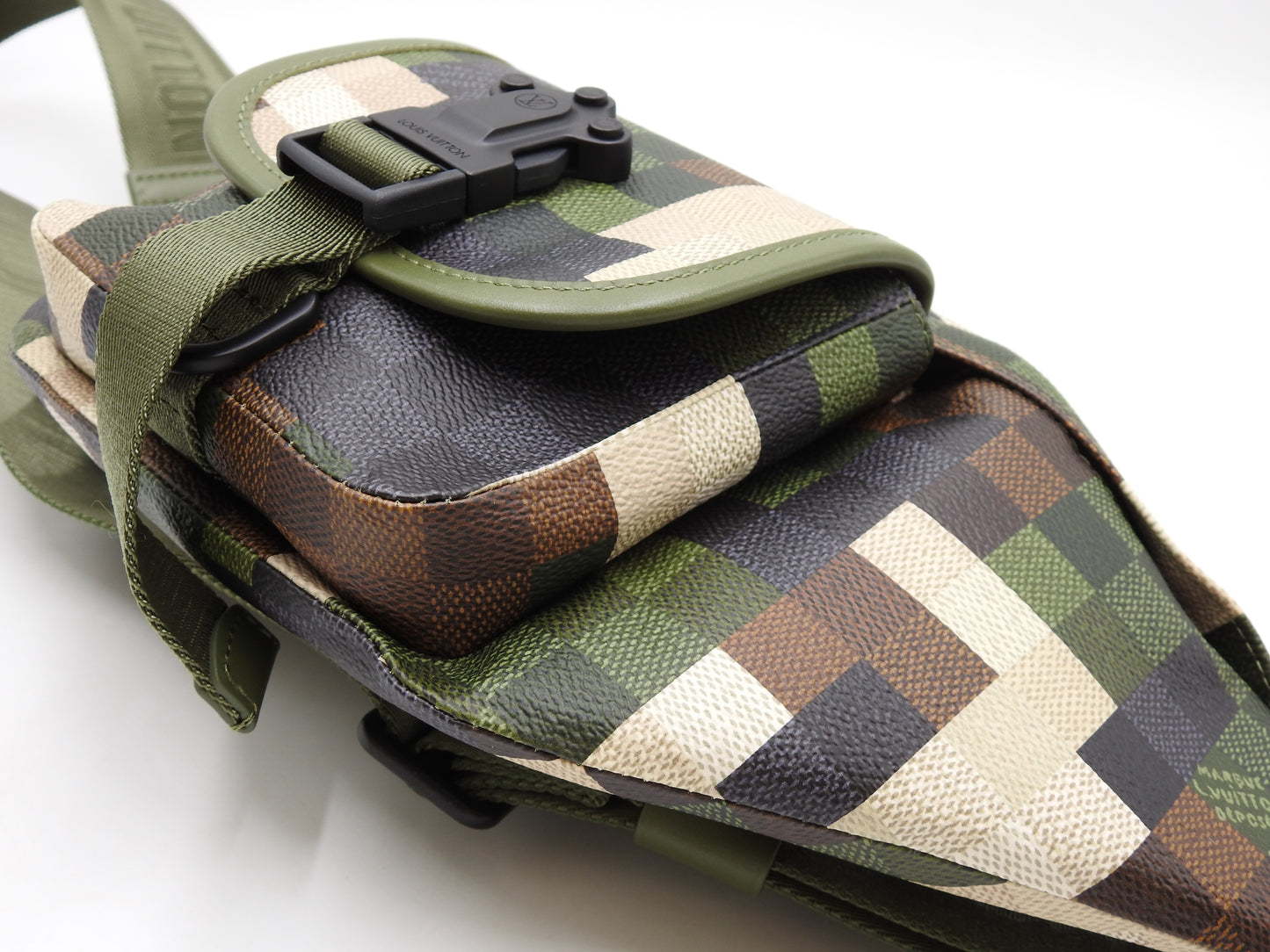 LOUIS VUITTON Damoflage Motion Bumbag Waist Belt Bag Green M24446