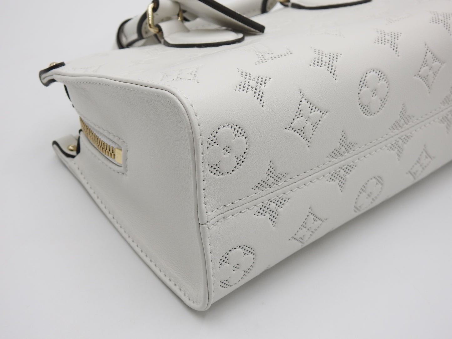 LOUIS VUITTON Monogram OnTheGo East West Shoulder Hand Bag White M11274