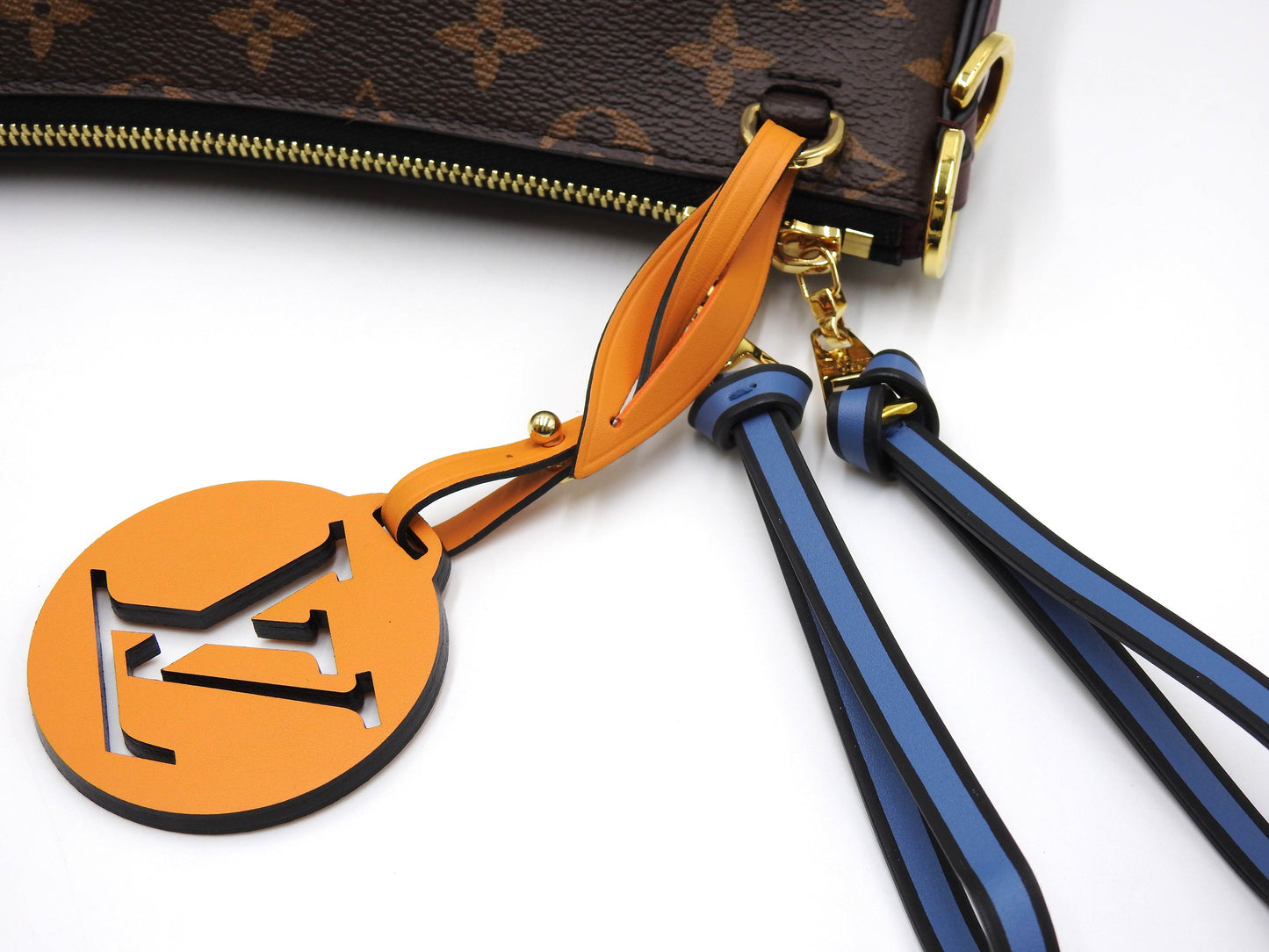 LOUIS VUITTON Monogram Iconic Mini Zipped Hobo Hand Shoulder Bag M55090