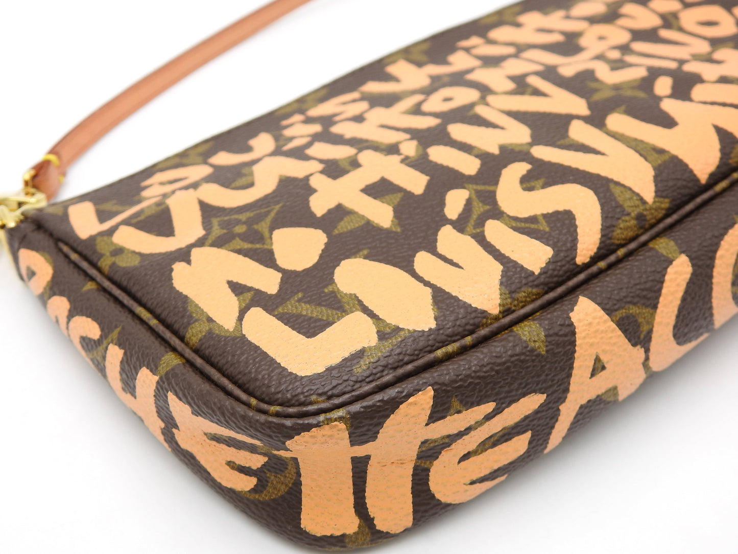LOUIS VUITTON Pochette Accessories Pouch Monogram Graffiti Peach M92193
