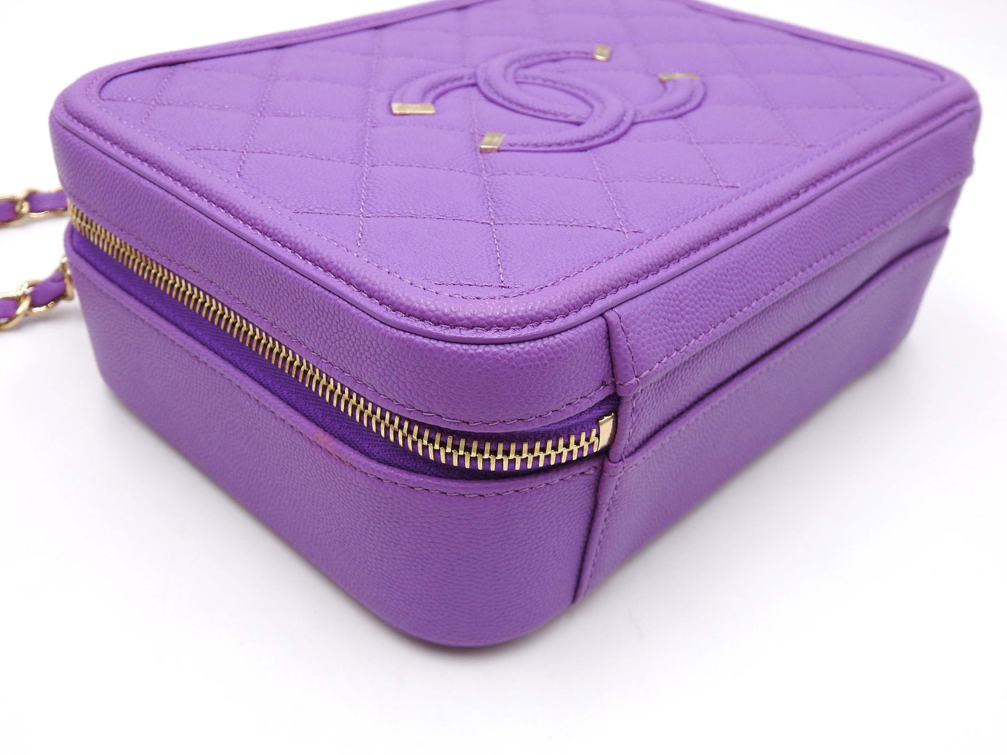 CHANEL CC Filigree Matelasse Shoulder Vanity Bag Caviarskin Purple A93343