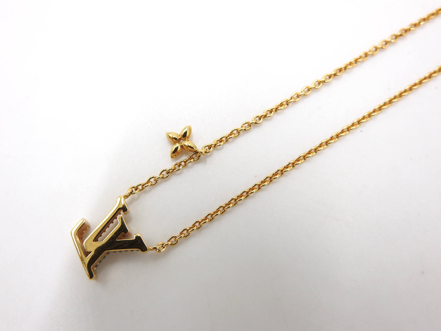 LOUIS VUITTON Collier LV Iconic Pendant Necklace GP Rhinestone Gold M00596