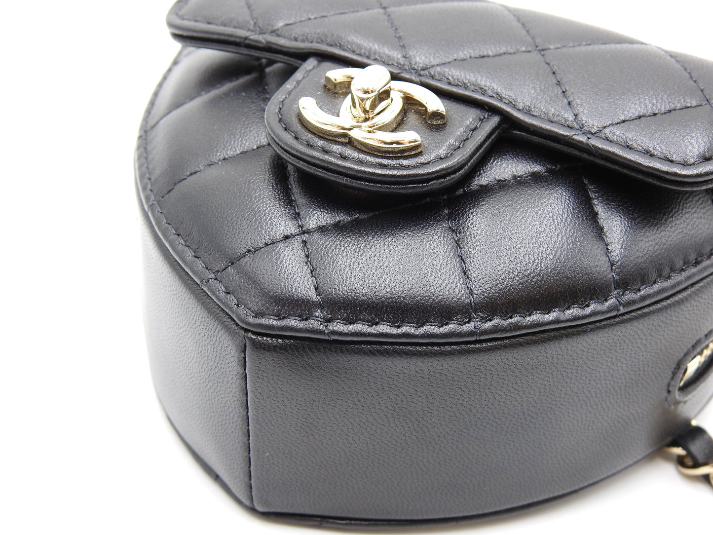 CHANEL CC in Love Heart Chain Waist Belt Bag Lambskin Black AP2787